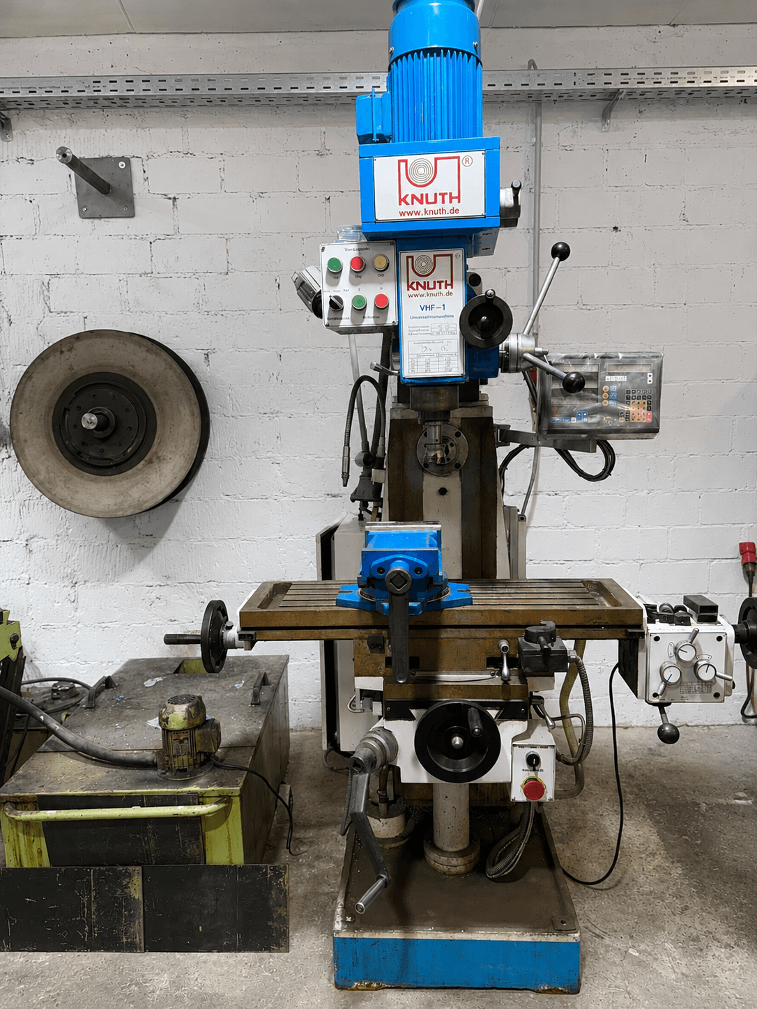 Fräsmaschine bei MTH Motorinstandsetzung