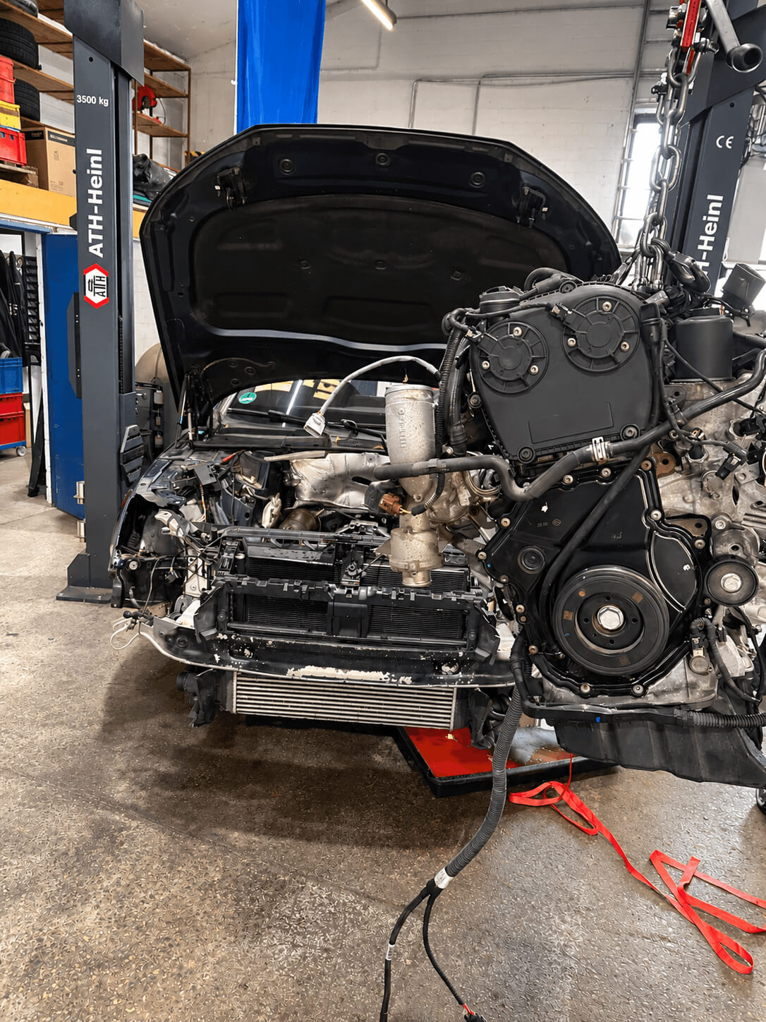 Einblick in die Werkstatt von MTH Motorinstandsetzung